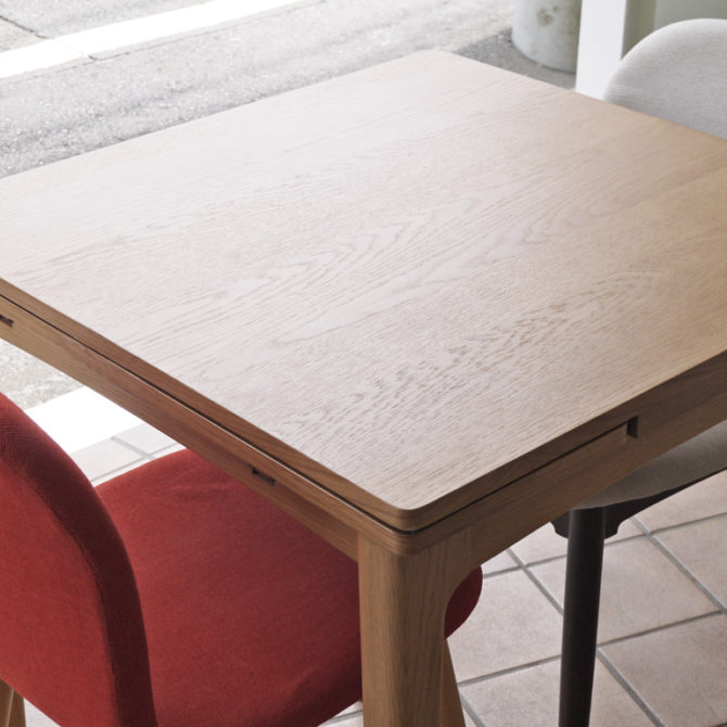 無印良品 リアルファニチャー オーク無垢材ダイニングテーブル～50年、100年と使い続けられる家具を目指しました | 家具を売るならTOKYO