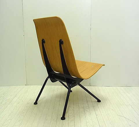 なんとも美しい椅子です～Jean Prouve/ジャン・プルーヴェ Antony