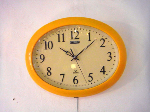 壁を彩るレトロポップな時計～70's レトロなCITIZENの壁掛け時計【買取 