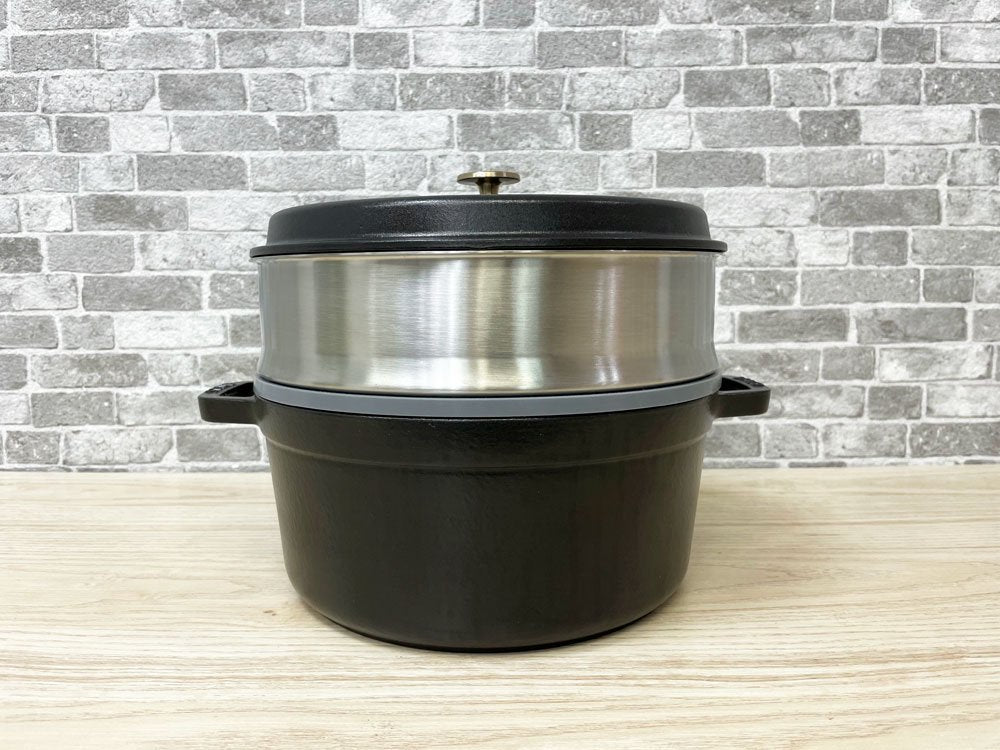 ストウブ STAUB ピコ・ココット ラウンド 26cm スチーマー付 鋳物ホーロー鍋 両手鍋 ブラック ガス・IH・オーブン対応 フランス –  TOKYO RECYCLE imption