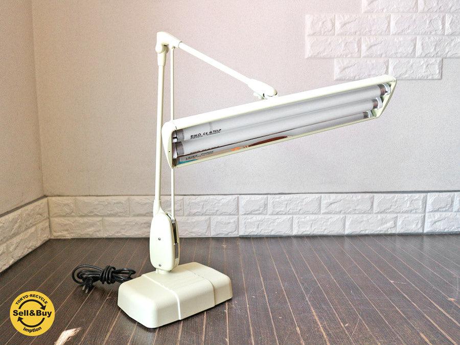 デイザー DAZOR 2324 デスクライト Desk Light アーモンドカラー パシフィックファニチャー P.F.S取扱 インダストリ –  TOKYO RECYCLE imption