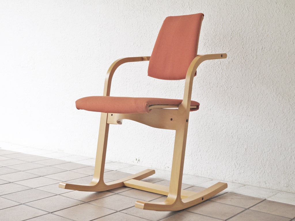 ストッケ STOKKE ヴァリエール VARIER アクチュラム Actulum バランスチェア オレンジ ロッキングチェア デスクチェア –  TOKYO RECYCLE imption