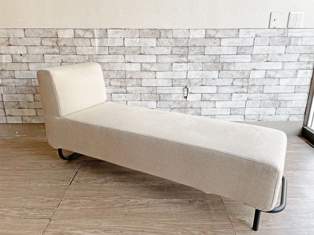 ACTUS(アクタス) OWN-F(オウン エフ) カウチソファー 。シンプルな