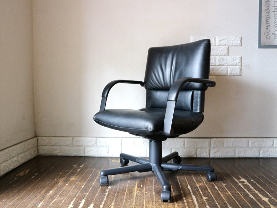 定価40万】難あり ヴィトラ オフィスチェア 高級家具 レザー 定価40万】難あり ヴィトラ オフィスチェア 高級家具 レザー