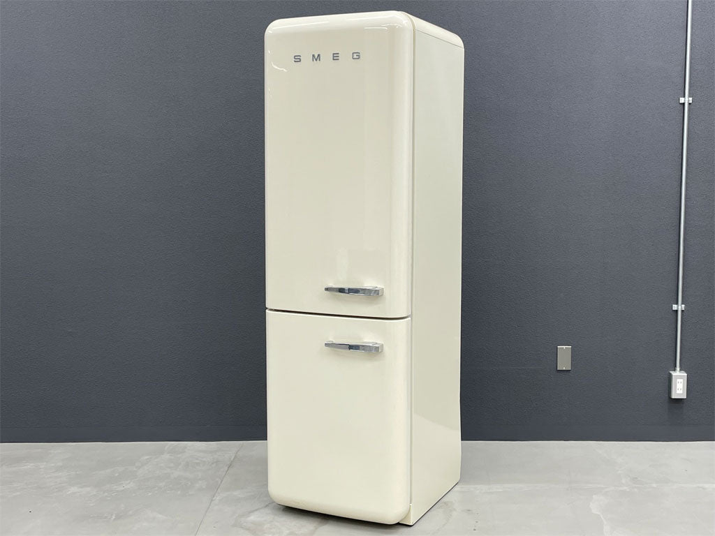 スメッグ SMEG レトロデザイン ２ドア 冷蔵冷凍庫 FAB32U アイボリー 2018年製 Smeg Retro Design 中古品 –  TOKYO RECYCLE imption