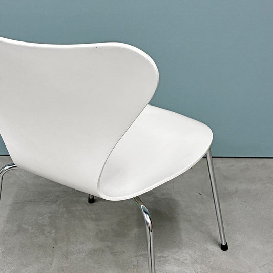 フリッツハンセン Fritz Hansen 3107 セブンチェア ラッカー ホワイト スタッキング アルネ・ヤコブセン デンマーク 北欧家具 ◎