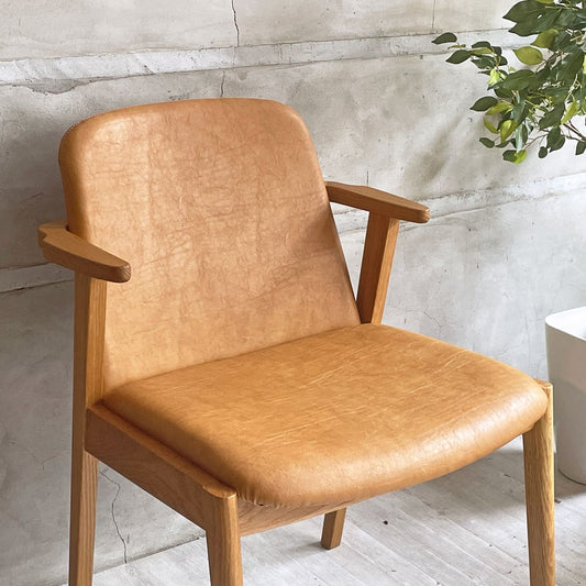 シキファニチア SIKI FURNITURE ラクS RAKU S セミアームチェア ダイニングチェア レッドオーク無垢材 バロンBA-01 合成皮革 ♪