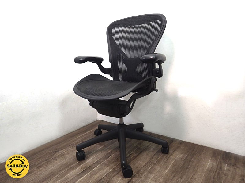 U.S.A HermanMiller / ハーマンミラー 『 Aeron Chair / アーロンチェア ( ポスチャーフィット・Bサイズ ) 』 クラシックカーボン×グラファイト ★
