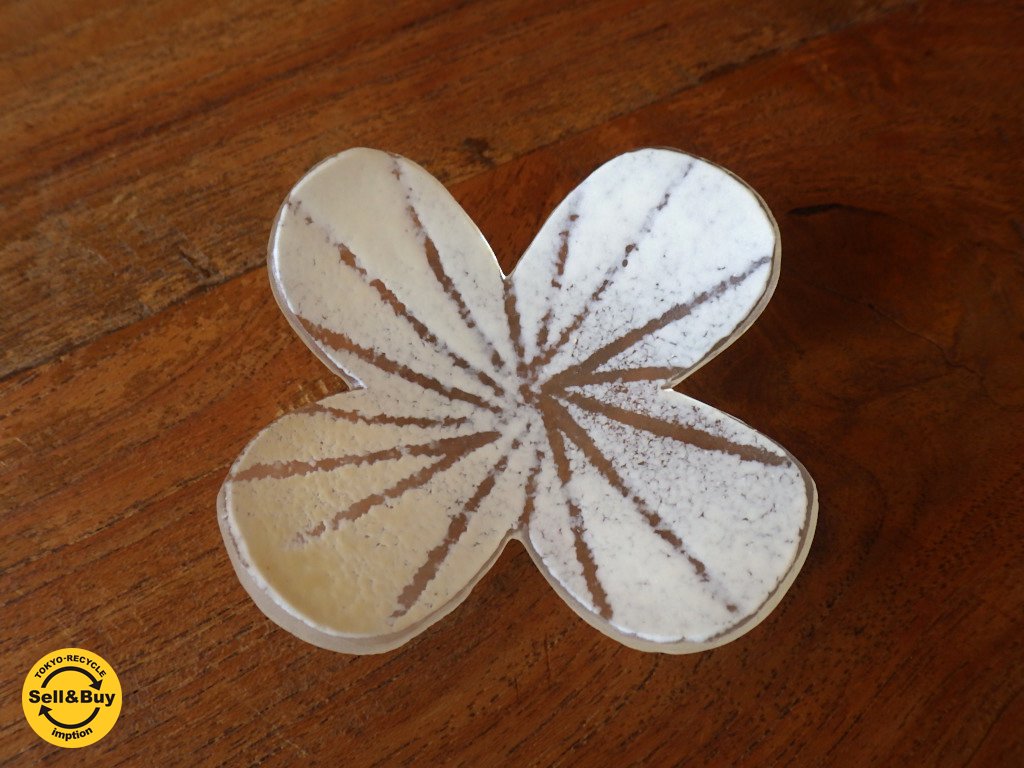 八木麻子 hanasaraシリーズ 花形小皿 白 ◇