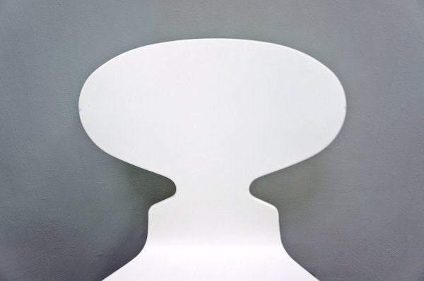 デンマーク Fritz Hansen / フリッツ・ハンセン Arne Jacobsen / アルネ・ヤコブセンデザイン 『 Ant Chair / アントチェア ( White ) 』 ★