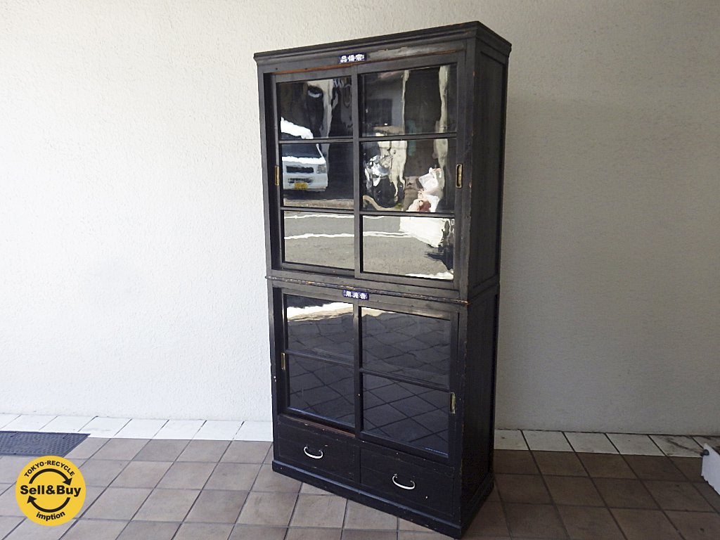 古い木味の重ね棚 ビンテージ キャビネット 常備品棚 ホーロープレート ゆらゆらガラス ◇