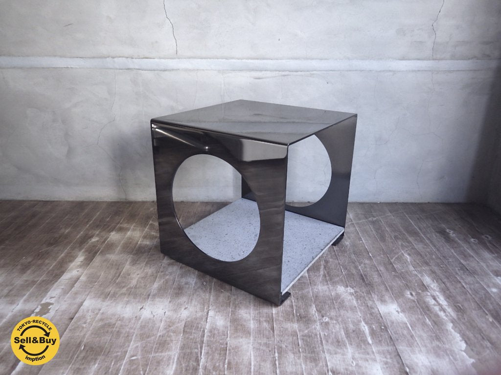 ミノッティ MINOTTI ムンク MUNCH サイドテーブル 溶岩石ベース ニッケルブラック デザイナー:ロドルフォ・ドルドーニ Rodolfo Dordoni イタリア ♪