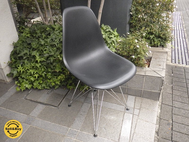スイス vitra. / ヴィトラ社製 チャールズ&レイ・イームズ 不朽の名作 『 サイドシェルチェア = DSR ( エッフェルベース ) 』 ブラック ★