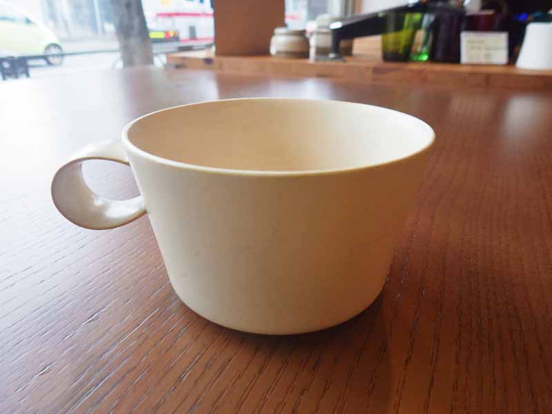 イイホシユミコ アンジュール スナカラー ( オフ白 ) ミディカップ コーヒーカップ / ティーカップ / マグカップ ◇