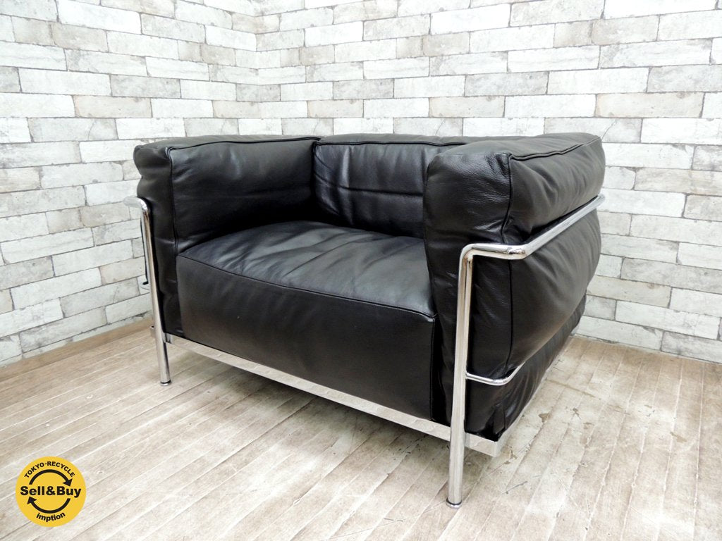カッシーナ Cassina LC3 ソファ 1シーター フェザー カーフレザー FX革 本革 ブラック ル・コルビュジェ ピエール・ジャンヌレ シャルロット・ペリアン デザイン 定価:83万円 ◎