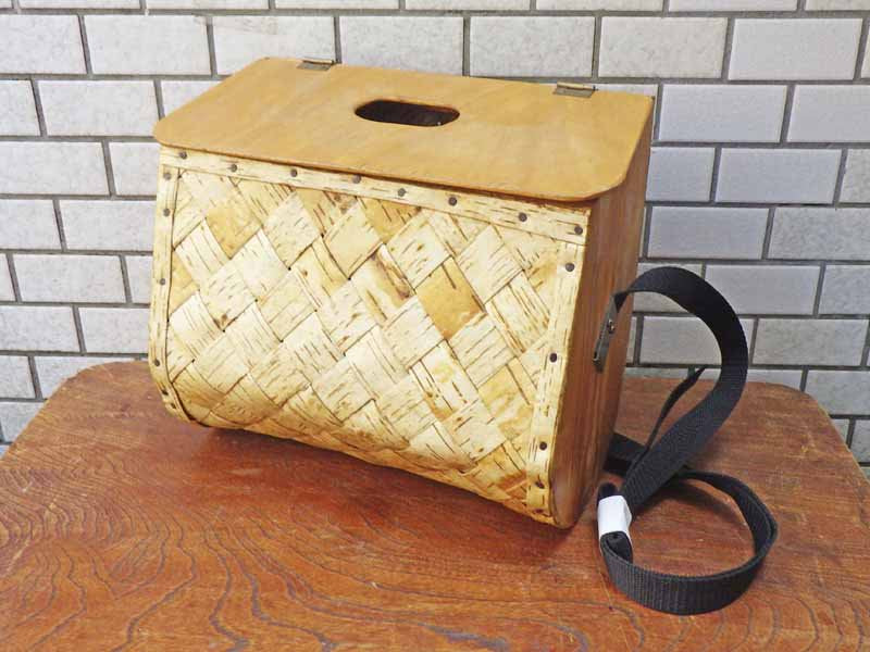 フィンランド 木製フタ付き 白樺 ショルダーバッグ ■