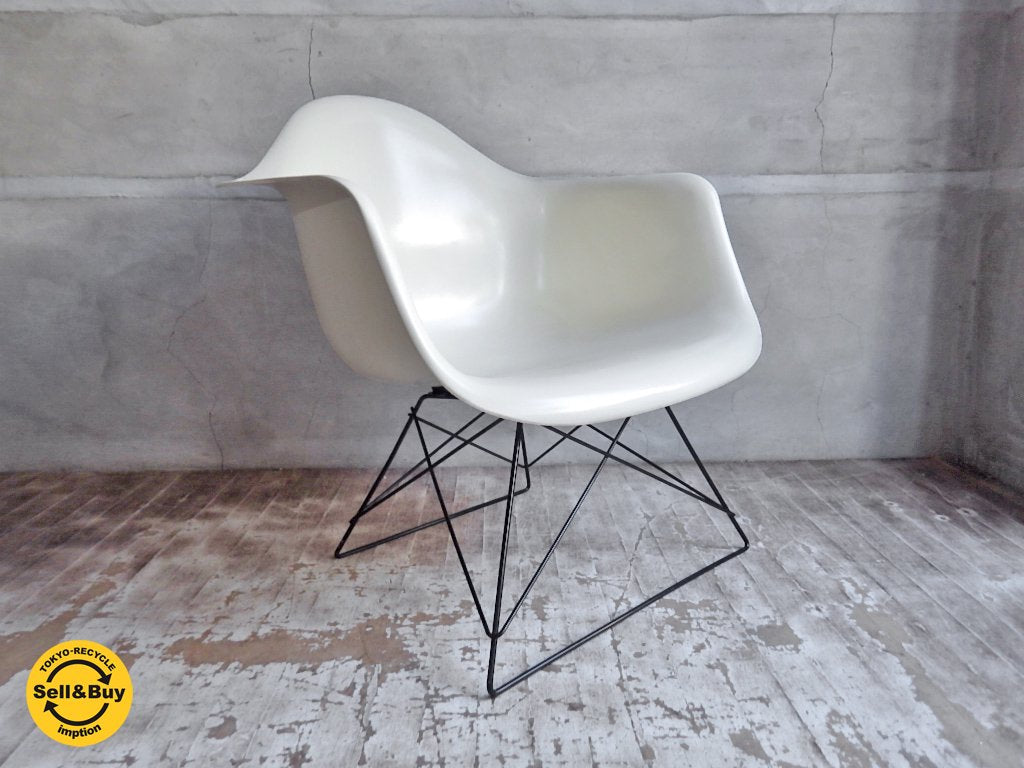 ハーマンミラー Herman Miller ホワイト アームシェルチェア キャッツクレイドルベース ブラック C&R イームズ FRP製 ♪