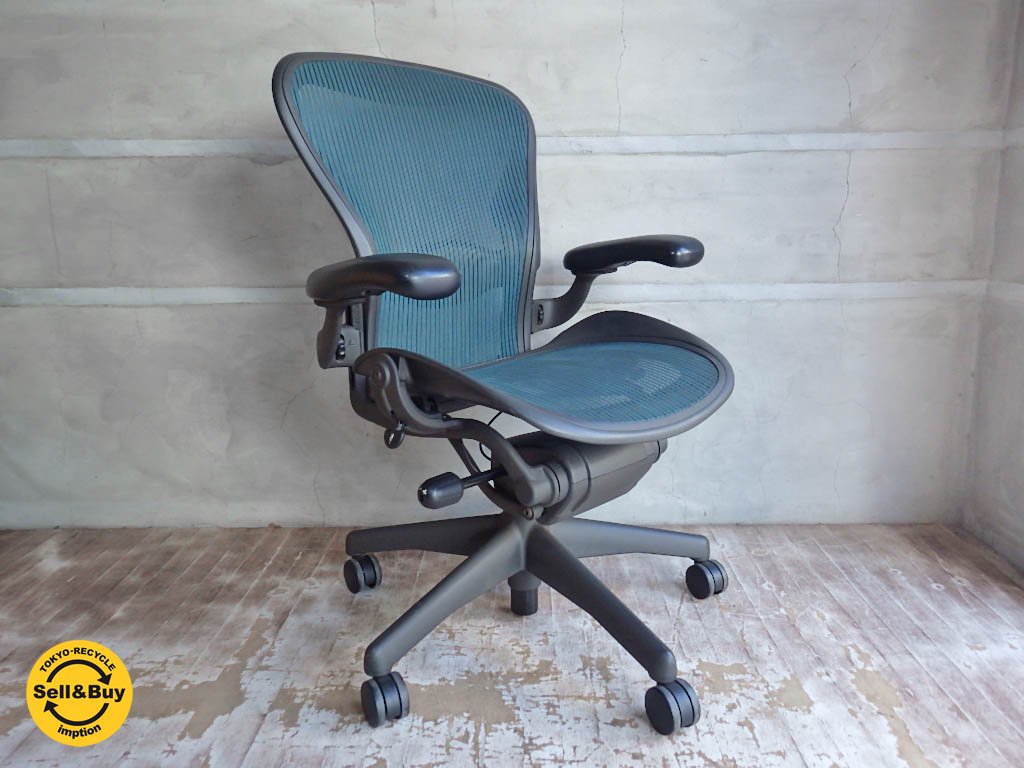 ハーマンミラー Herman Miller アーロンチェア Aeron chair Bサイズ フル装備 クラシック グラファイトベース グリーン ♪