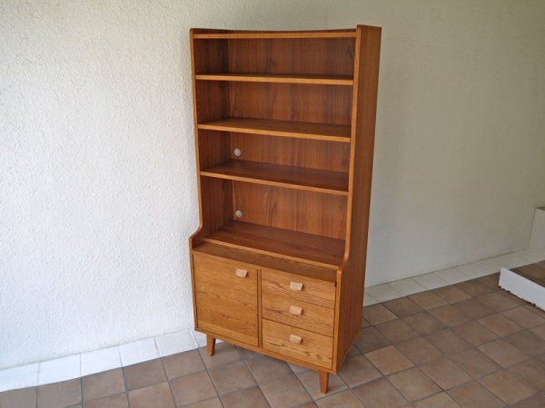 ウニコ unico クルト KURT シェルフ オーク材 ブラウン オイルフィニッシュ 北欧ビンテージテイスト 収納家具 ブックケース 本棚 カップボード 食器棚 キッチンボード 陳列棚 ◇