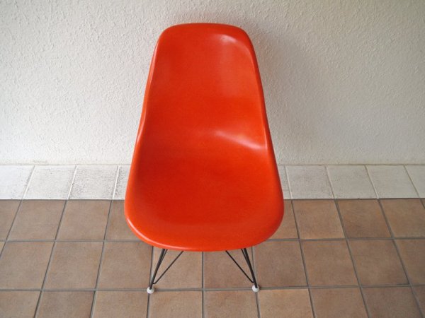 ハーマンミラー HermanMiller C&R. イームズ サイドシェルチェア 2014年 現行 FRP製 RO色 エッフェルベース DSR USA ミッドセンチュリー 名作チェア ◇