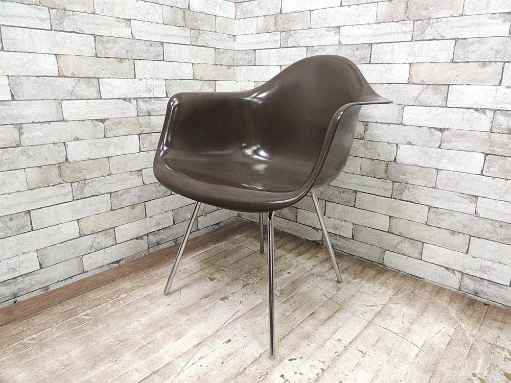 ハーマンミラー Herman Miller イームズ アームシェル 現行 FRP製 シールブラウン + ビンテージ Hベース ミッドセンチュリーデザイン ●