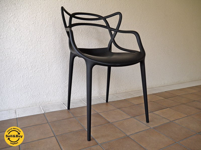 カルテル Kartell マスターズチェア Masters Chair フィリップ・スタルク Starck デザイン 黒 アームチェア イタリアモダン 屋外使用 & スタッキング可能 A ◇