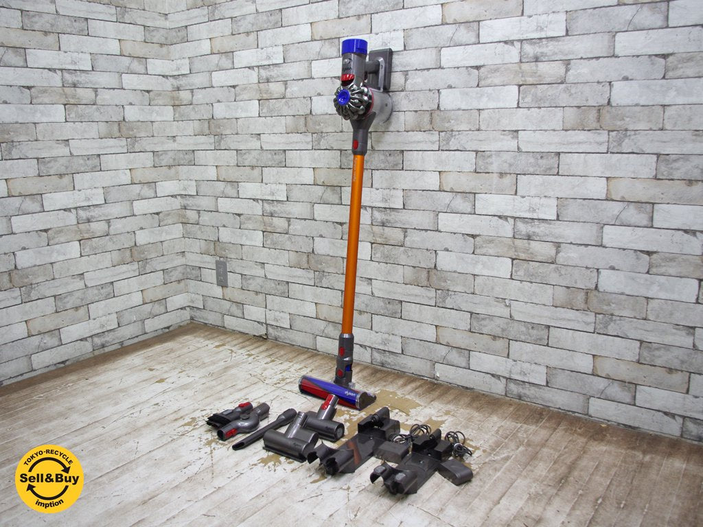ダイソン dyson V8 Fluffy SV10 モーターヘッド コードレスクリーナー 掃除機 ●