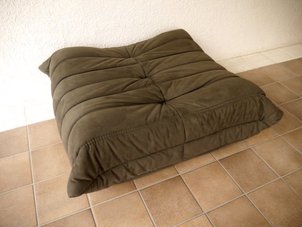 リーンロゼ ligne roset トーゴ TOGO パフ スツール オットマン ヌバック調 A.ブラウン系 フランス 名作 参考価格¥99,360~¥129,600- フレンチモダン ◇