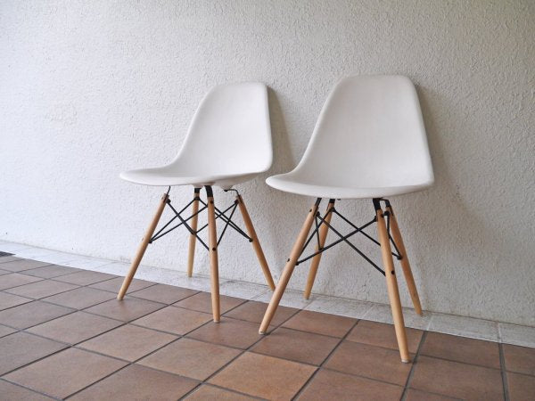 ハーマンミラー HermanMiller C&R.イームズ Eames サイドシェルチェア ダウェルレッグ = DSW / ホワイト 定価¥64,900- A ◇