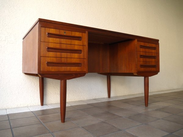 デンマーク 60's ビンテージ チーク 両袖デスク ニーホールデスク ライティングデスク パートーナーデスク 書斎机 対面机 北欧アンティーク ◇