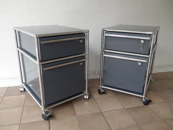 ユーエスエムハラーシステム USM Haller ワゴン + オプション多数 カスタムオーダー品 上下鍵付き 美品 定価18万 アントラサイト ( 濃灰色 ) オフィス家具 MoMA スイス製 ◇