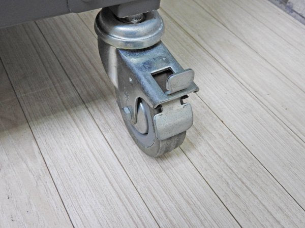 カーペンター KARPENTER ルイス 12ピジョンホール オープンラック キャスター付き オープンシェルフ LOUIS 12 PIGENHOLE RACK j.s.F取扱 定価:約14万円●