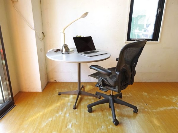 ハーマンミラー Herman Miller コントラクトテーブル ラウンド チャールズ & レイ イームズ ミッドセンチュリー グレー×ダークグレーベース 廃盤色 ★