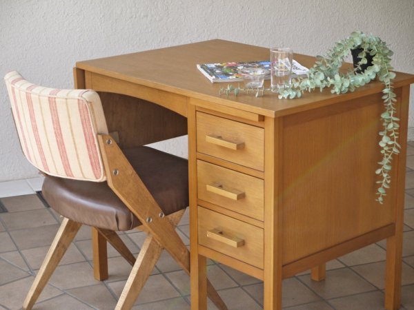 ウニコ unico ノート NOTE オーク材 バタフライデスク 片袖 ノスタルジックデザイン 北欧スタイル
廃番 ◇