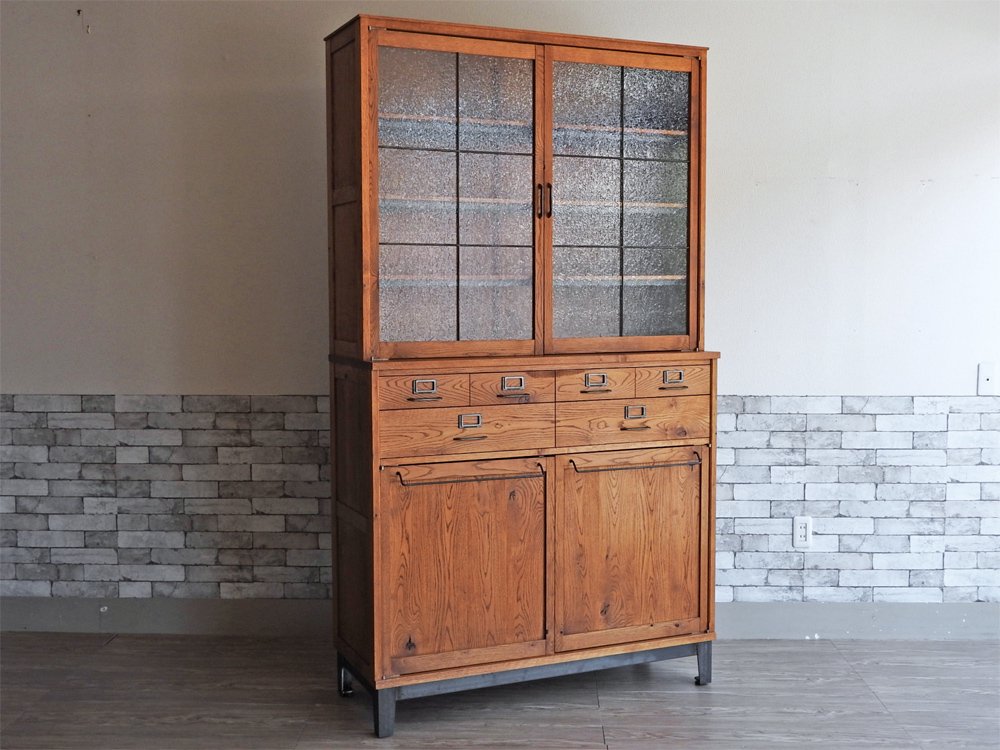 Truck Furniture GATTO GLASS CABINET