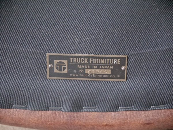 トラックファニチャー TRUCK FURNITURE BTチェア BT CHAIR LEATHER ビターブラウン アームチェア ナラ無垢材 定価¥157,300- ◇