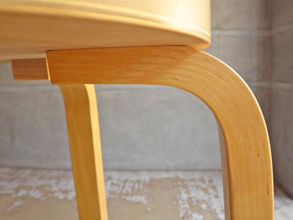 アルテック artek 64 ハイスツール 65cm バーチ材 ナチュラル ラッカー塗装 アルヴァ・アアルト Alvar Aalto 現行品 北欧家具 定価¥70,400 ♪
