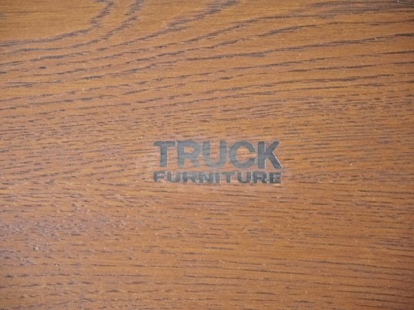 トラックファニチャー TRUCK FURNITURE ブーメラン サイドテーブル BOOMERANG SIDE TABLE ナラ無垢材 スチール 定価¥52,800- ◇