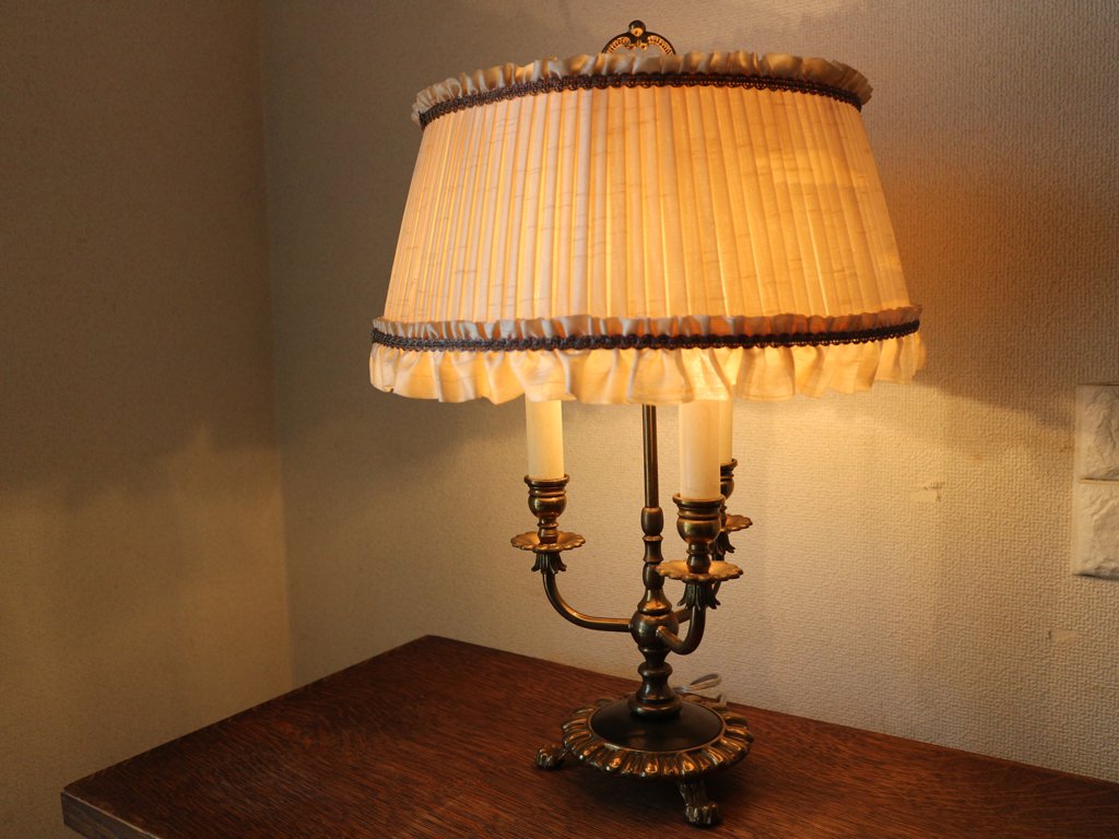 フランスアンティーク French Antique テーブルランプ 3灯 シャンデリア球 ロウソク型 クラシカル ◎