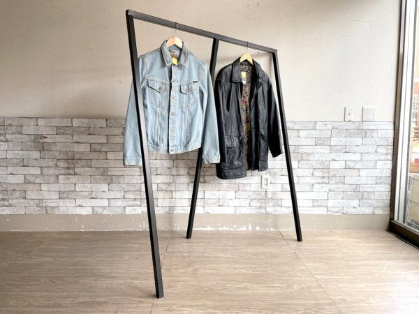 ヘイ HAY LOOP STAND HALL WARDROBE ハンガーラック コートハンガー ブラック スチール 北欧家具 デンマーク モダン W130 定価¥38,500- ●