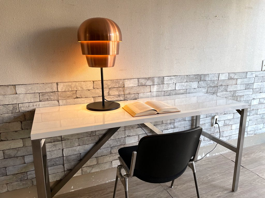 ボーコンセプト BoConcept パインコーン PINE CONE テーブルランプ メタル カッパー仕上げ ブラック フランゼン製 高さ62.5 モダンデザイン ¥69,000- ●