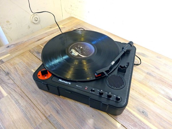 ヌマーク Numark PT01 Scratch ポータブル スクラッチ ターンテーブル レコードプレーヤー ★