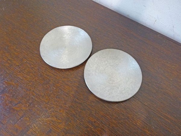 金属工芸作家 青木 聖氏 錫製 豆皿 杉目楊枝 ピュータープレート 小皿 在名 B 167.1g 未使用保管品 ★