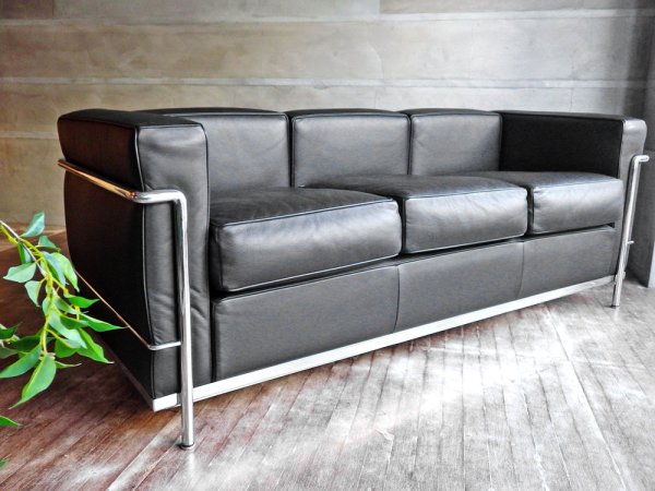 カッシーナ Cassina LC2 ソファ 3シーター ポリエステル クロームフレーム FX革 ブラック グランフォール イ・マエストリ ル・コルビュジェ MoMA永久所蔵品 定価:184万 美品 ♪