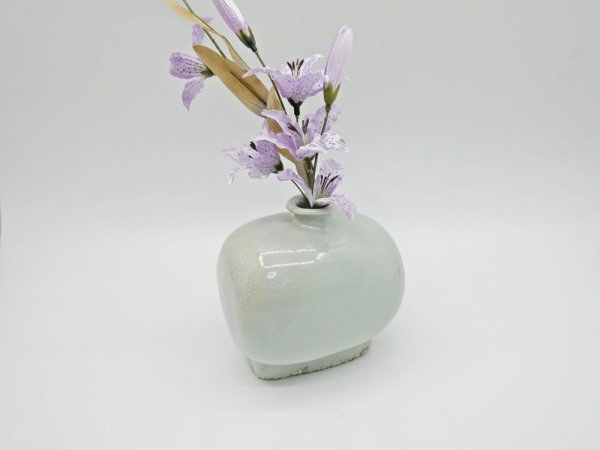 森岡 由利子 一輪挿し 花瓶 花器 フラワーベース 白磁 陶芸家 現代作家 ●