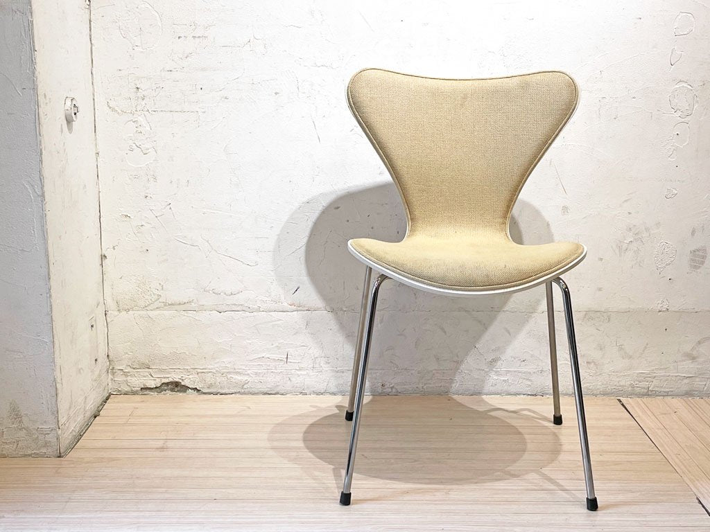 フリッツハンセン Fritz Hansen セブンチェア ダイニングチェア カラードアッシュ ホワイト フロントパディング シルク 2008年製 アルネ・ヤコブセン デンマーク 北欧家具★