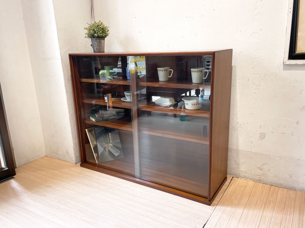 シンガーファニチャー Singer furniture ブックシェルフ キャビネット ブックケース ガラス戸 米軍家具 ミッドセンチュリー USビンテージ 1984 ★