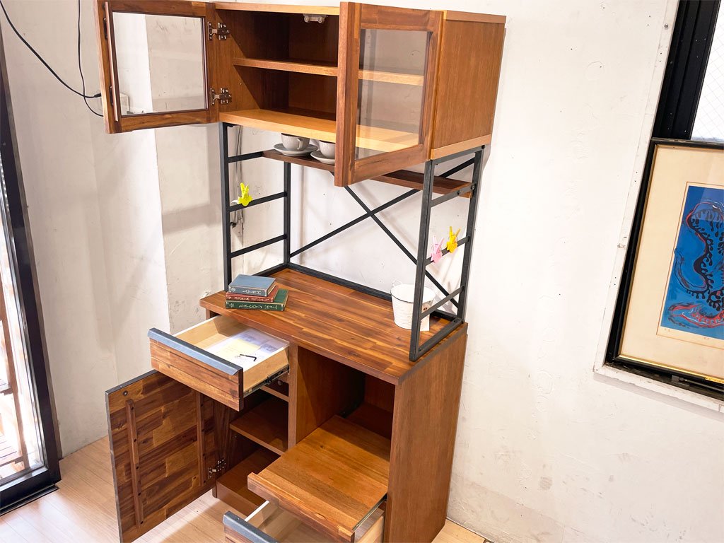 ウニコ unico スウェラ SWELLA キッチンボード 中央オープンタイプ 食器棚 アカシア材 無垢材 現行品 定価129,000円程 ★