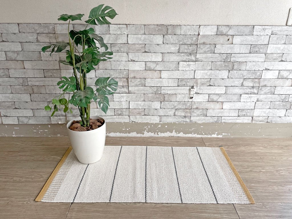 パペリナ Pappelina ベル BELLE ビニール ラグマット カーペット 125×60cm オークル ●