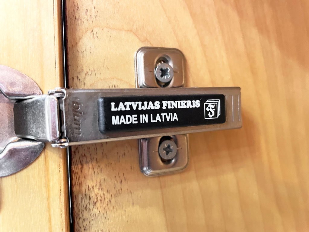 ラトビア製 Latvijas Finieris社 キッチンボード カップボード 食器棚 バーチ材 ナチュラルモダンデザイン ★
